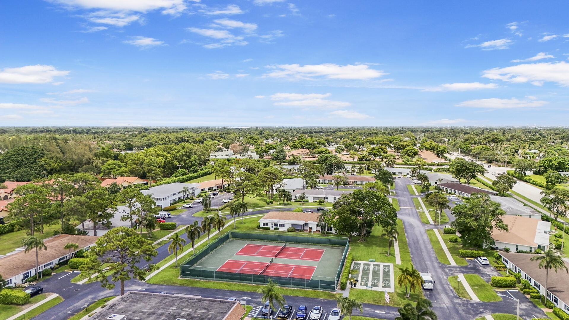 5222 Privet Place, Unit B Delray Beach, FL 33484 - Photo 23 of 27 a view of yard