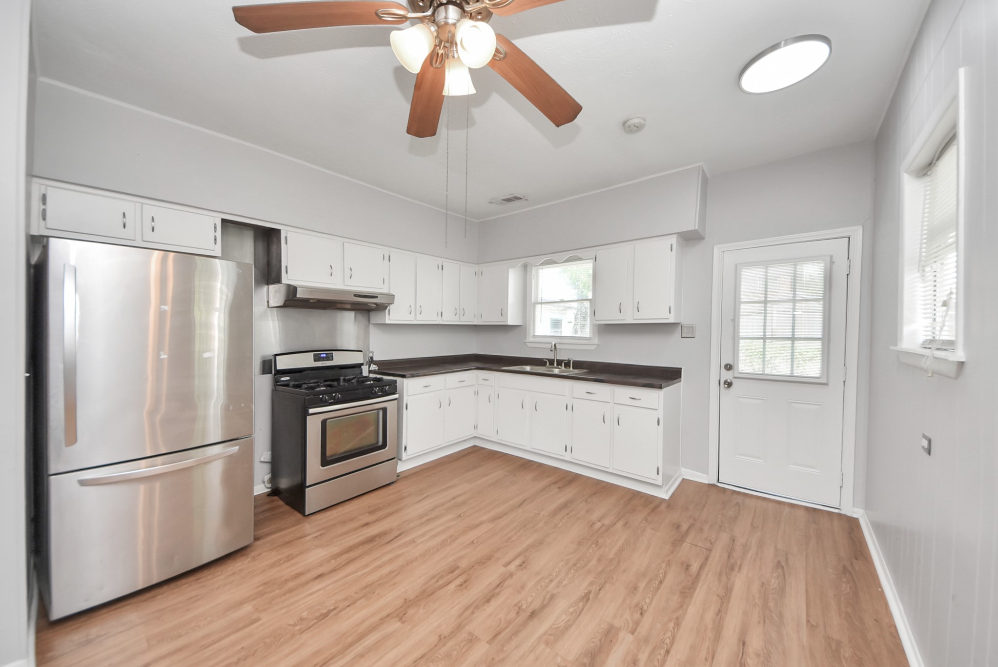 6 Jenkins Street Houston, TX 77003 - Photo 5 of 42
