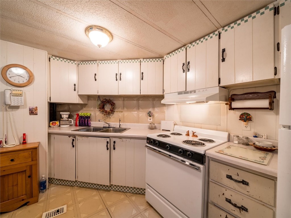 9107 Eelpot Road Naples, NY 14512 - Photo 9 of 20