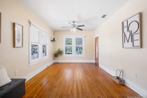 $250,000 | 428 West Lullwood Avenue, San Antonio, TX 78212