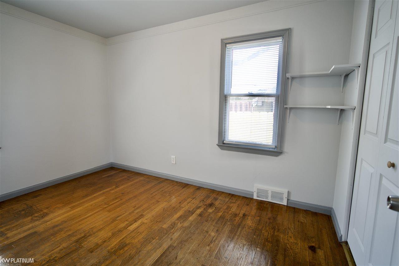 5118 Toepfer Road Warren, MI 48091 - Photo 7 of 20