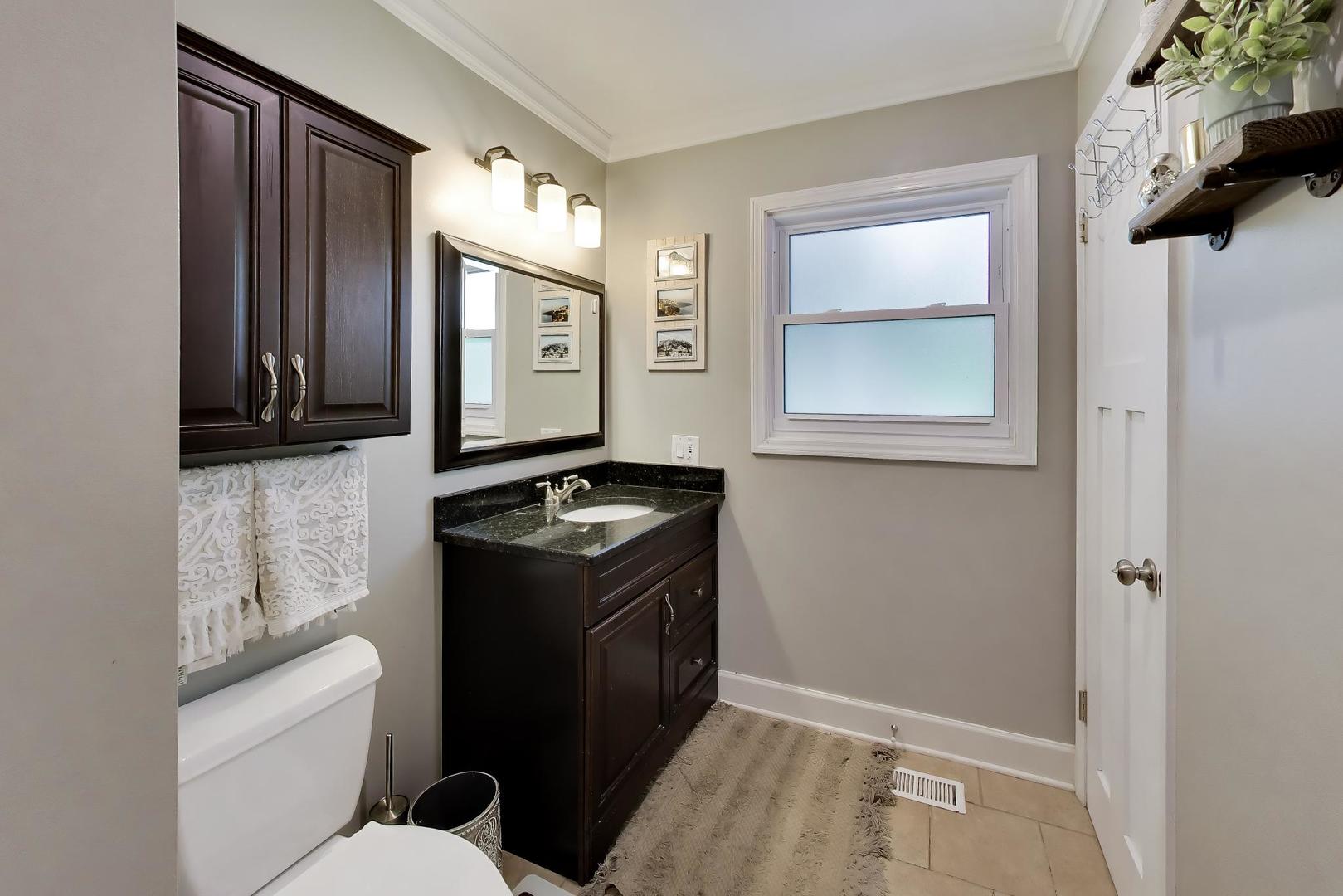 2167 Midhurst Road Downers Grove, IL 60516 - Photo 17 of 38