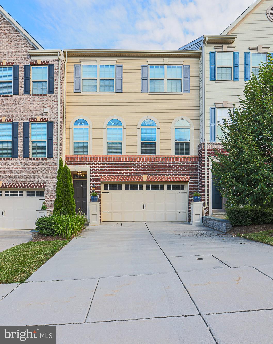 Welcome to 14034 Fox Hill Road
