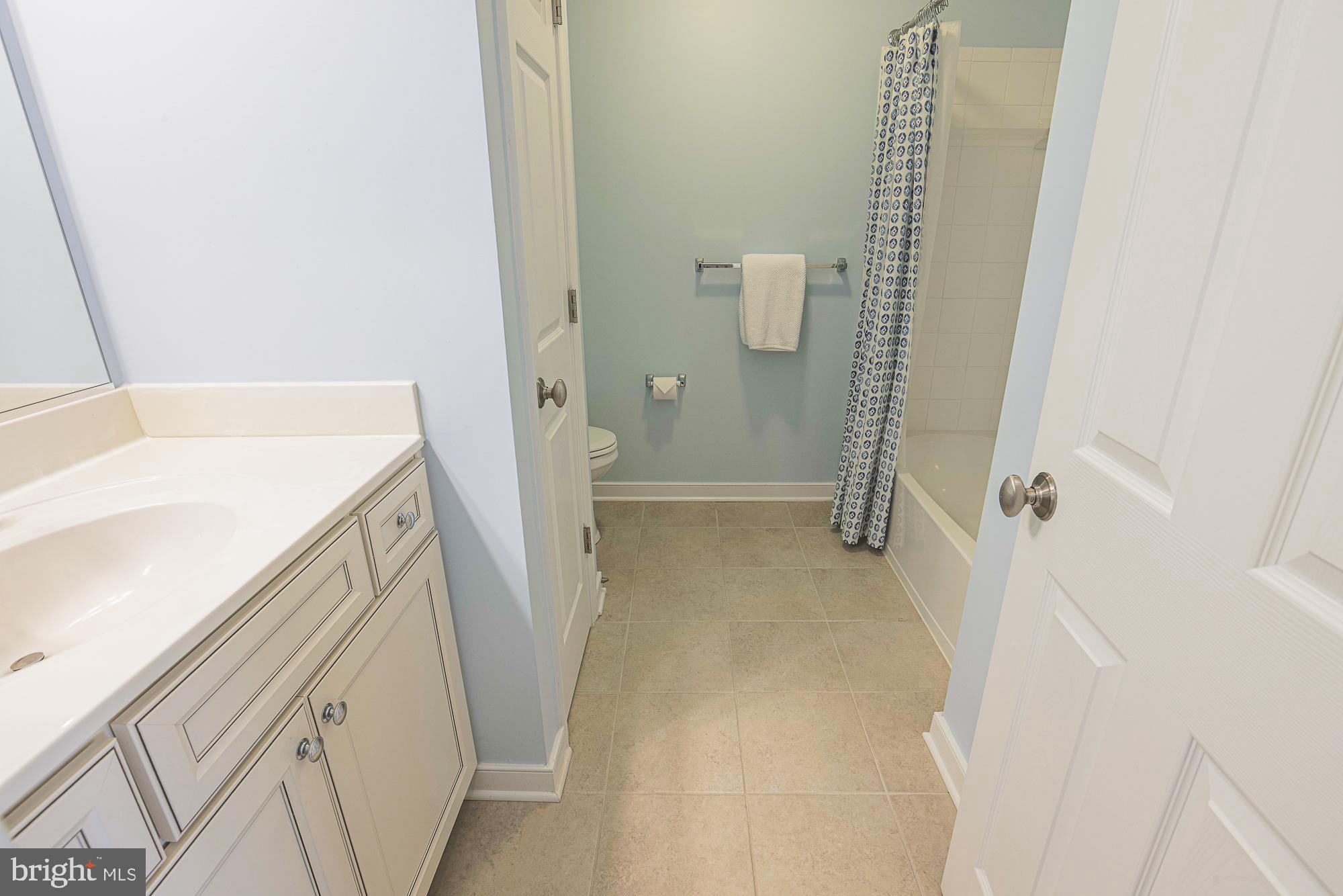 14034 Fox Hill Road Sparks Glencoe, MD 21152 - Photo 43 of 56 Upper level hall bath