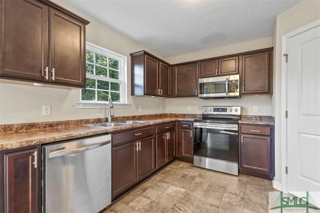 1261 Talmadge Road Allenhurst, GA 31301 - Photo 8 of 22