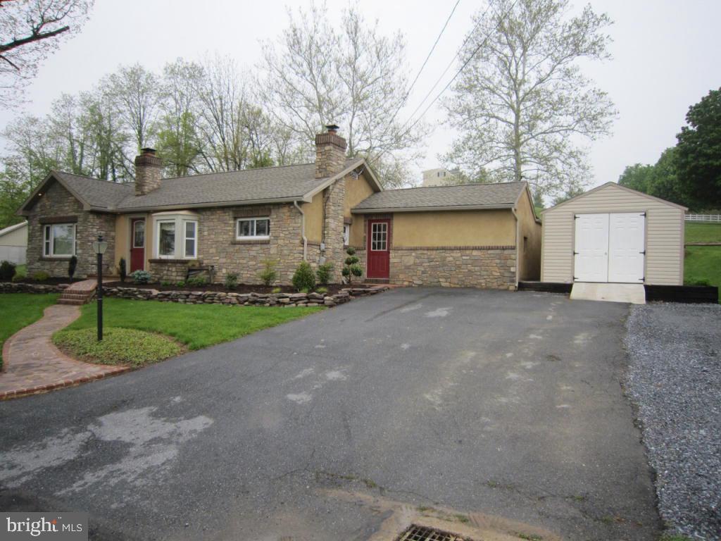 190 Clearview Road Ephrata, PA 17522 - Photo 3 of 21