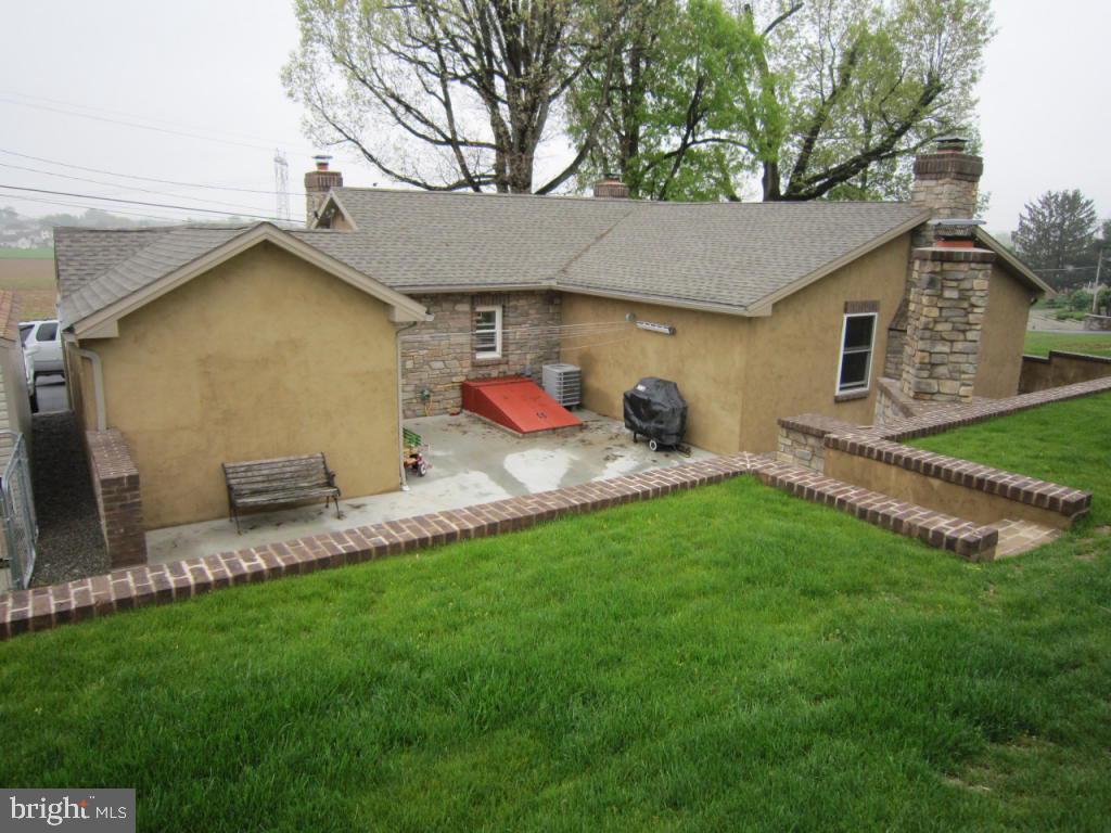 190 Clearview Road Ephrata, PA 17522 - Photo 7 of 21