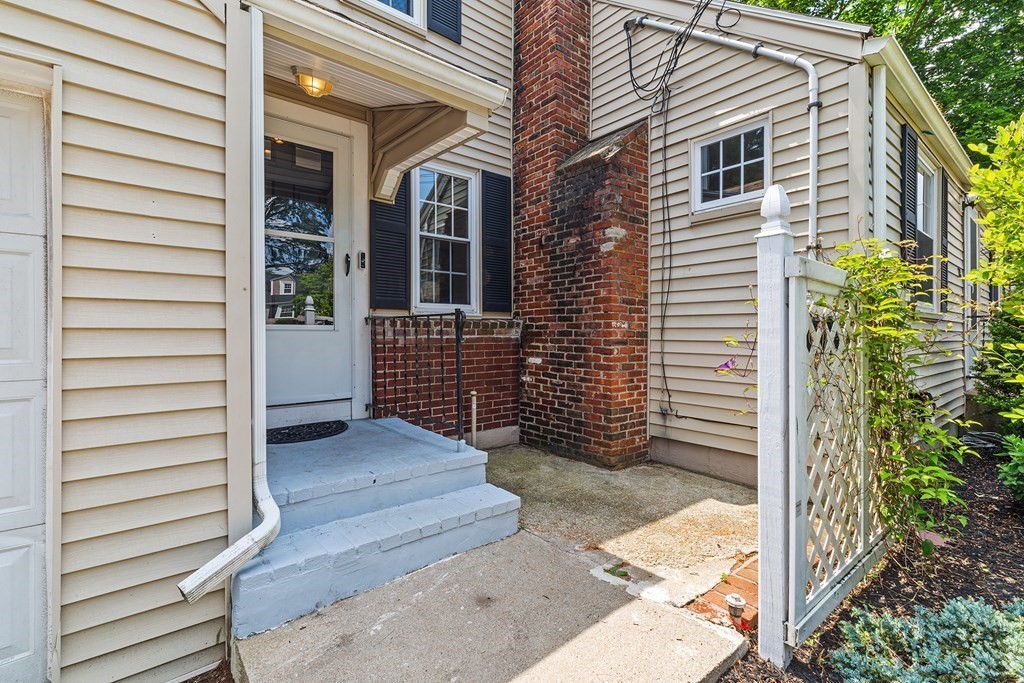 34 Londonderry Road Framingham, MA 01701 - Photo 3 of 33 a view of front door of house