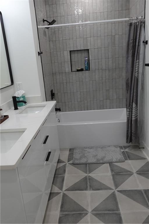 3473 Harding Avenue Atlanta, GA 30354 - Photo 20 of 25 a bathroom with a bathtub and a sink