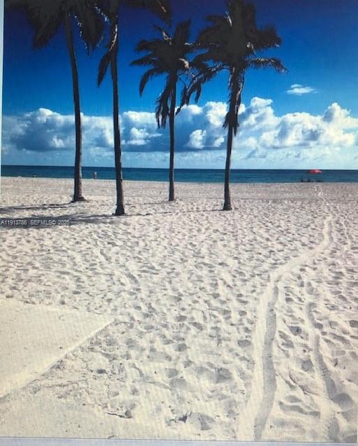 1500 South Ocean Drive, Unit 9J Hollywood, FL 33019 - Photo 20 of 32 a view of a yard