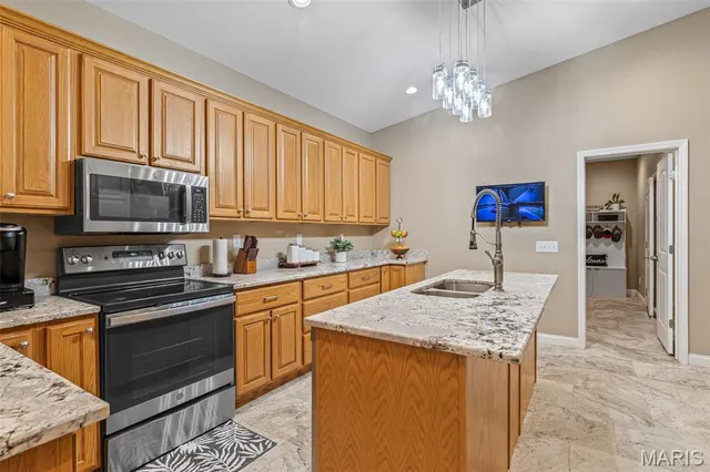 $509,900 | 1026 Chestnut Acrs Lane, Farmington, MO 63640