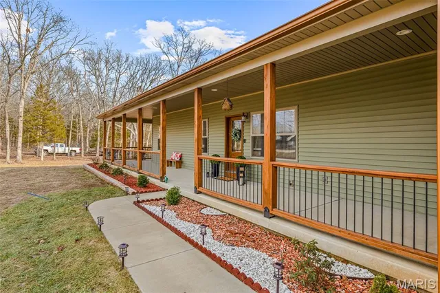 $509,900 | 1026 Chestnut Acrs Lane, Farmington, MO 63640