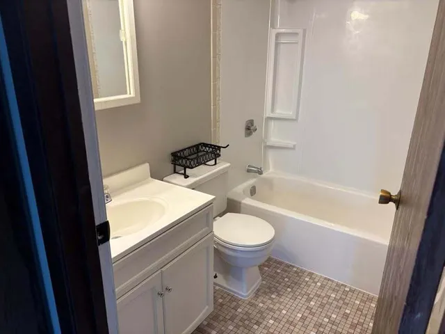 $1,550 | 16622 Theresa Lane, Unit 302, Tinley Park, IL 60477