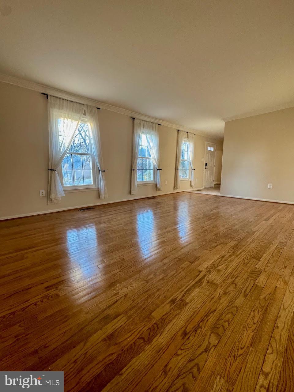 20333 Pleasant Ridge Drive Gaithersburg, MD 20886 - Photo 2 of 26