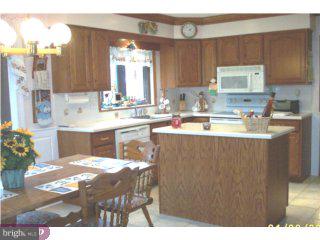 49 Heather Valley Road Holland, PA 18966 - Photo 3 of 6 Gallery Image 3