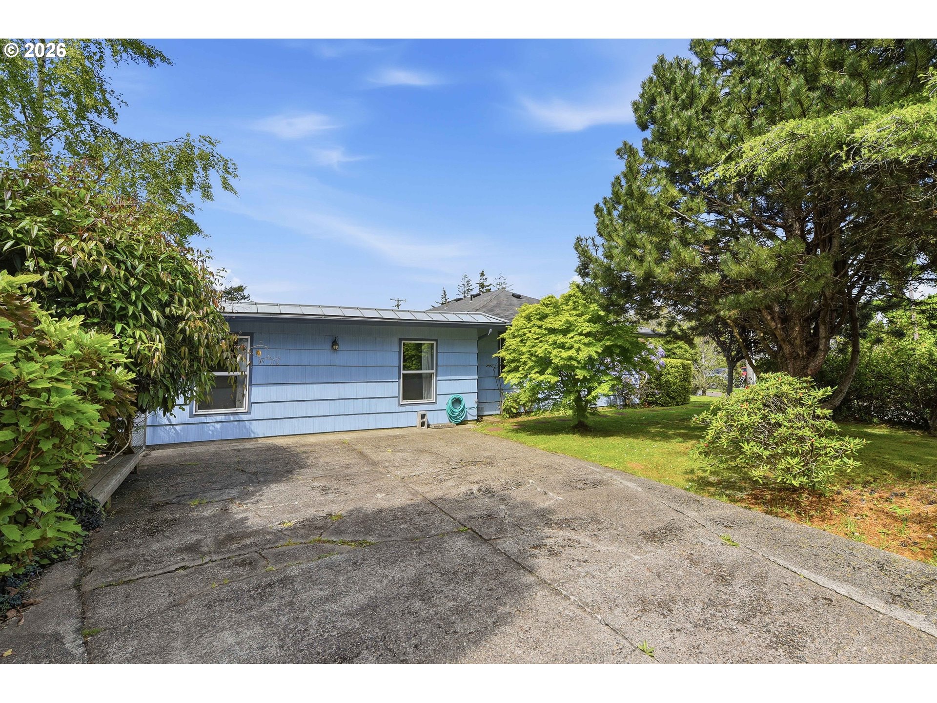 2984 Myrtle Street North Bend, OR 97459 - Photo 5 of 42