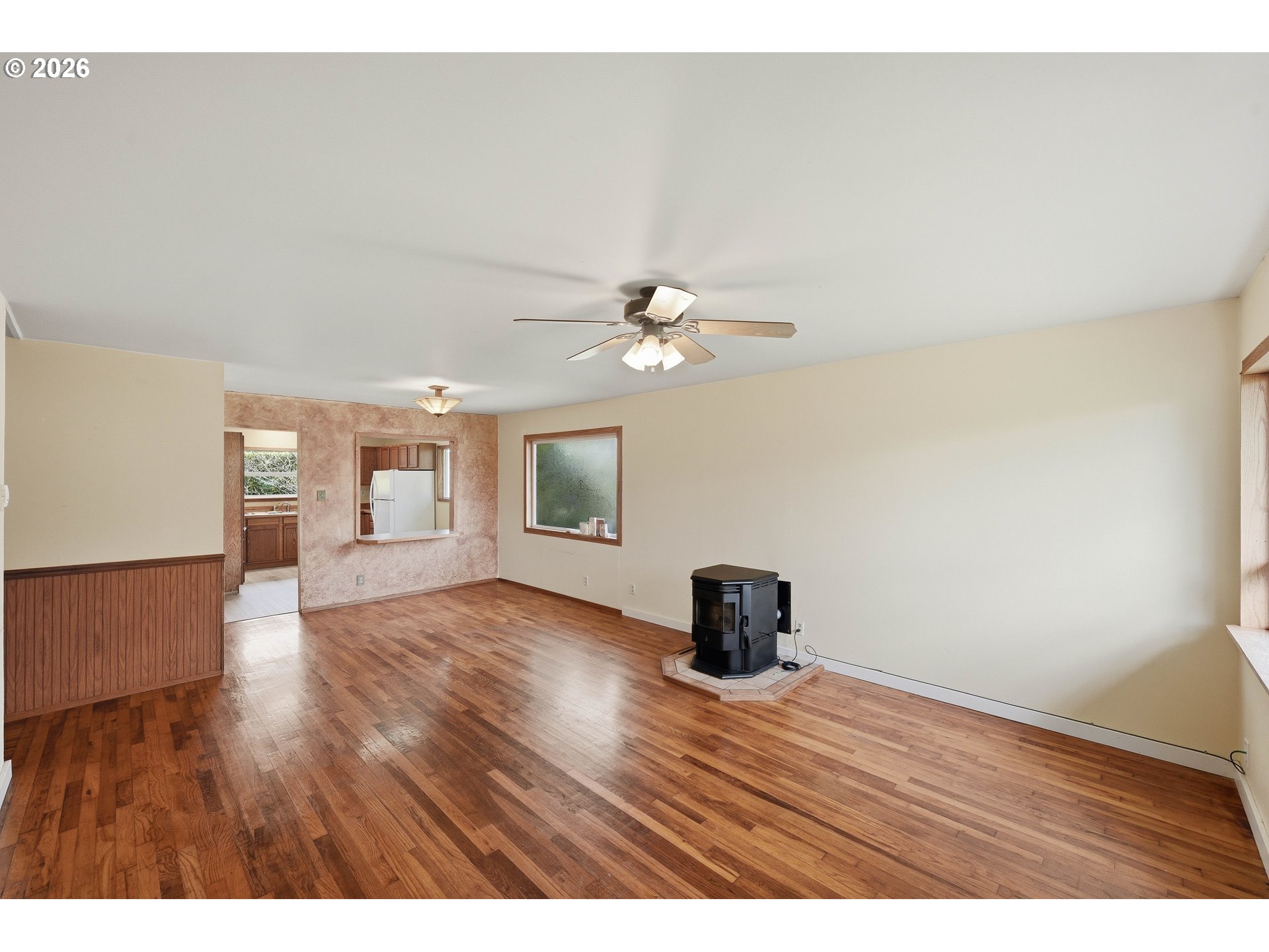 2984 Myrtle Street North Bend, OR 97459 - Photo 8 of 42