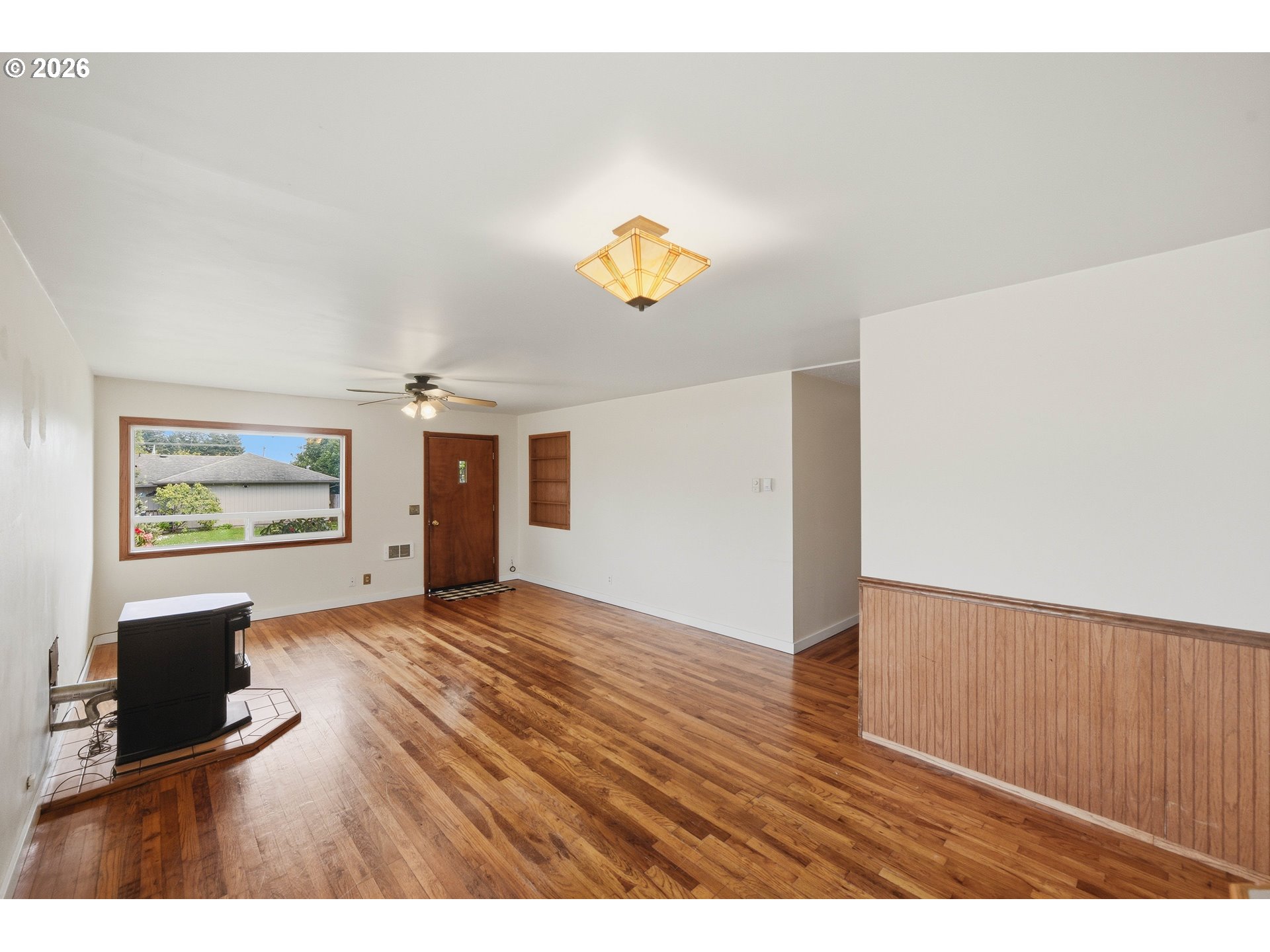 2984 Myrtle Street North Bend, OR 97459 - Photo 10 of 42