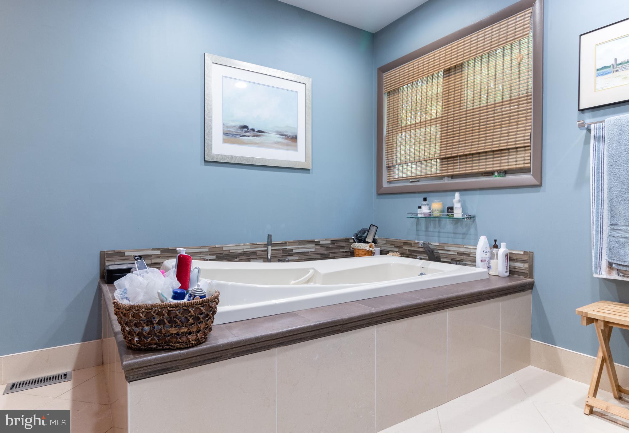 215 Chestnut Road Bridgeton, NJ 08302 - Photo 21 of 51 master soaking tub