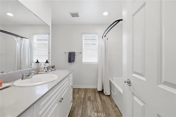 $720,000 | 27471 Poppy Court, Saugus, CA 91350