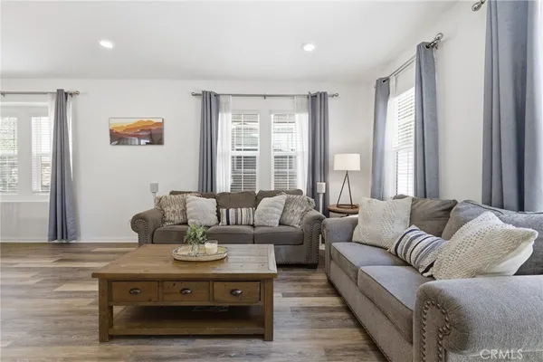 $720,000 | 27471 Poppy Court, Saugus, CA 91350