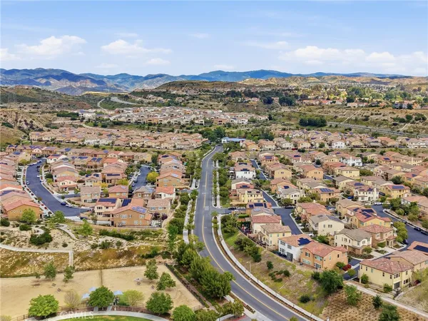 $720,000 | 27471 Poppy Court, Saugus, CA 91350