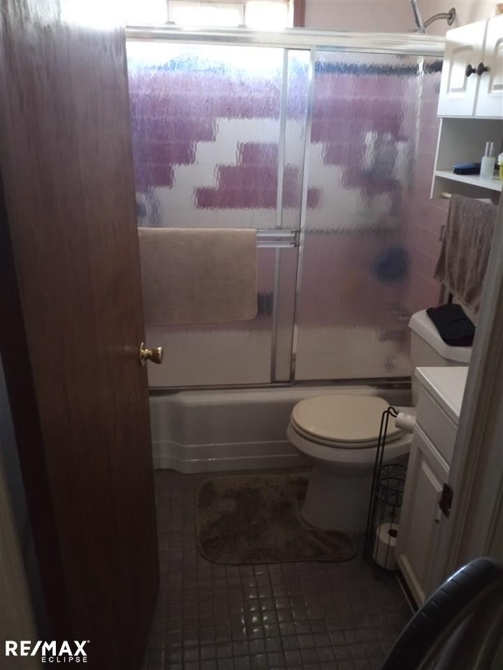 22840 Tuscany Avenue Eastpointe, MI 48021 - Photo 9 of 19 50039835-8.JPG