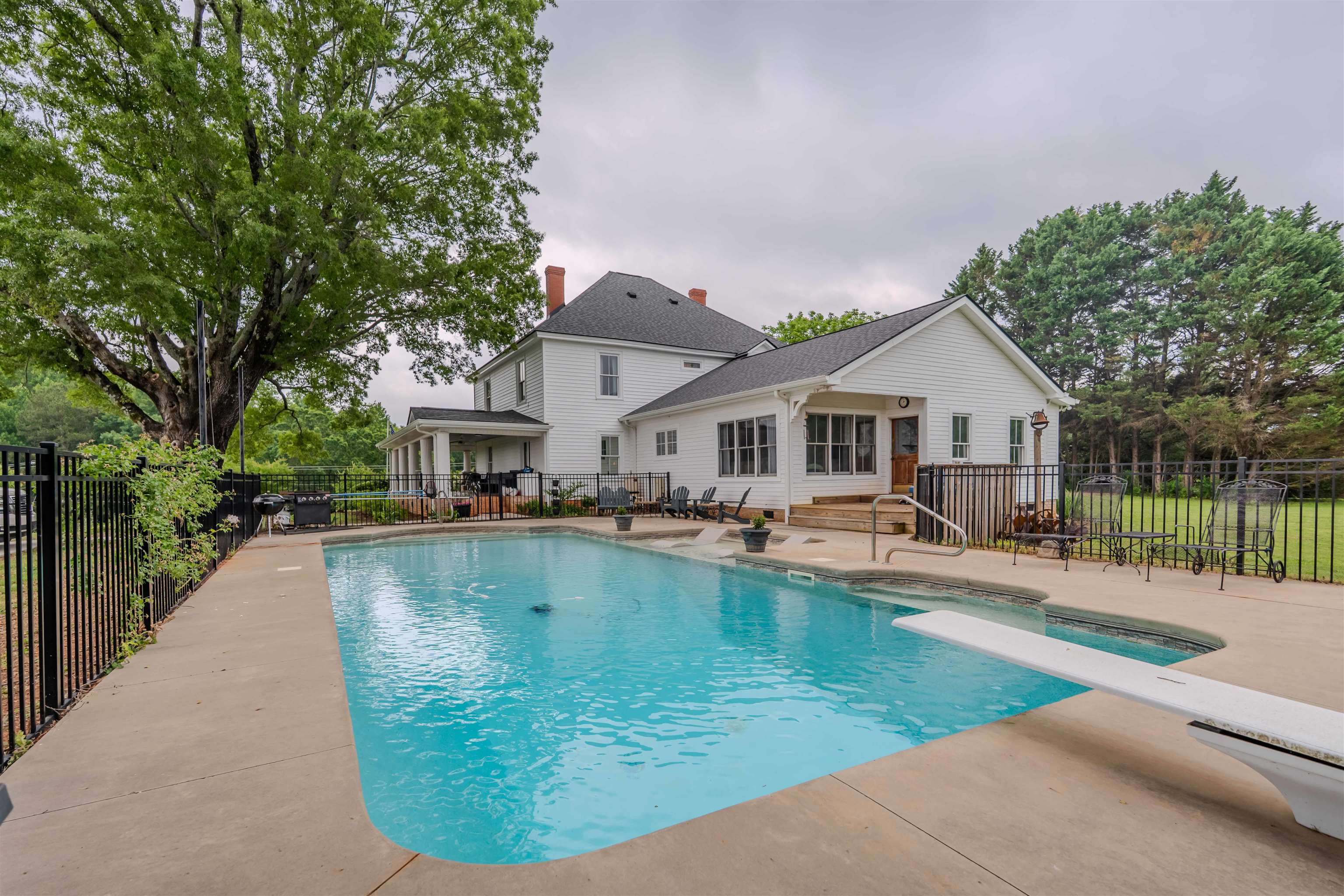 251 West McElhaney Road Taylors, SC 29687 - Photo 3 of 50