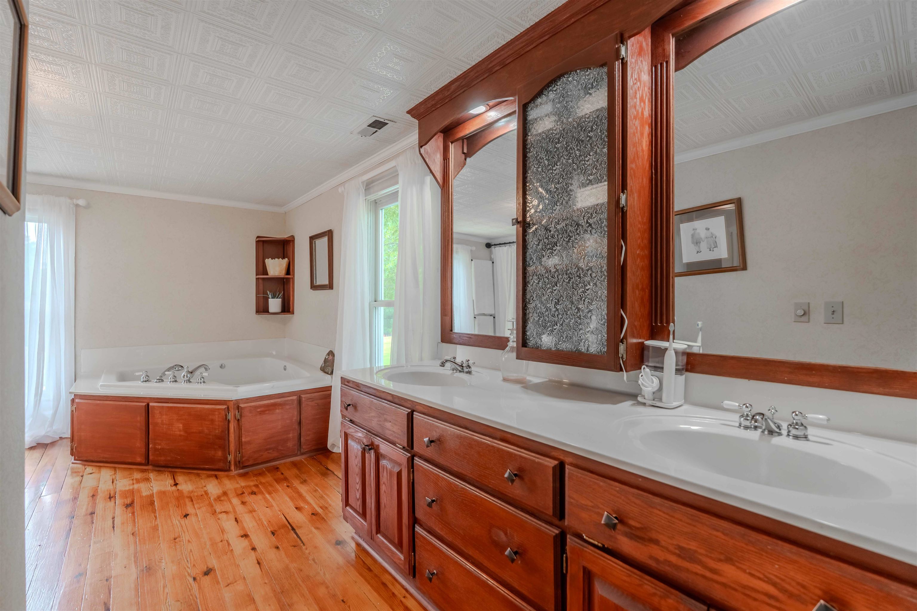 251 West McElhaney Road Taylors, SC 29687 - Photo 34 of 50