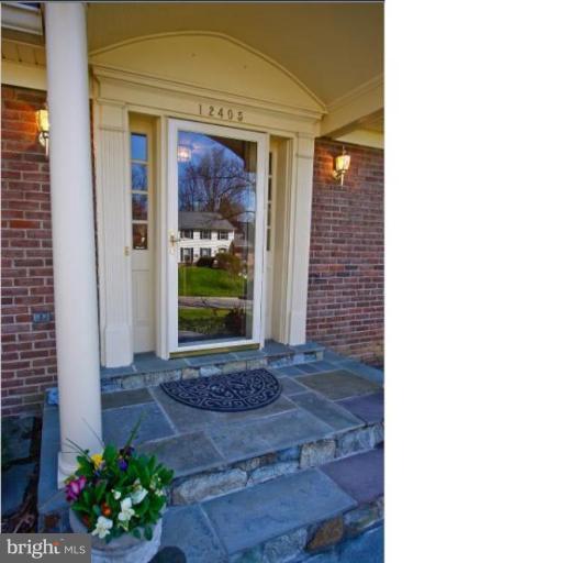 12405 Over Ridge Road Potomac, MD 20854 - Photo 3 of 30 Stately Front Entrance
