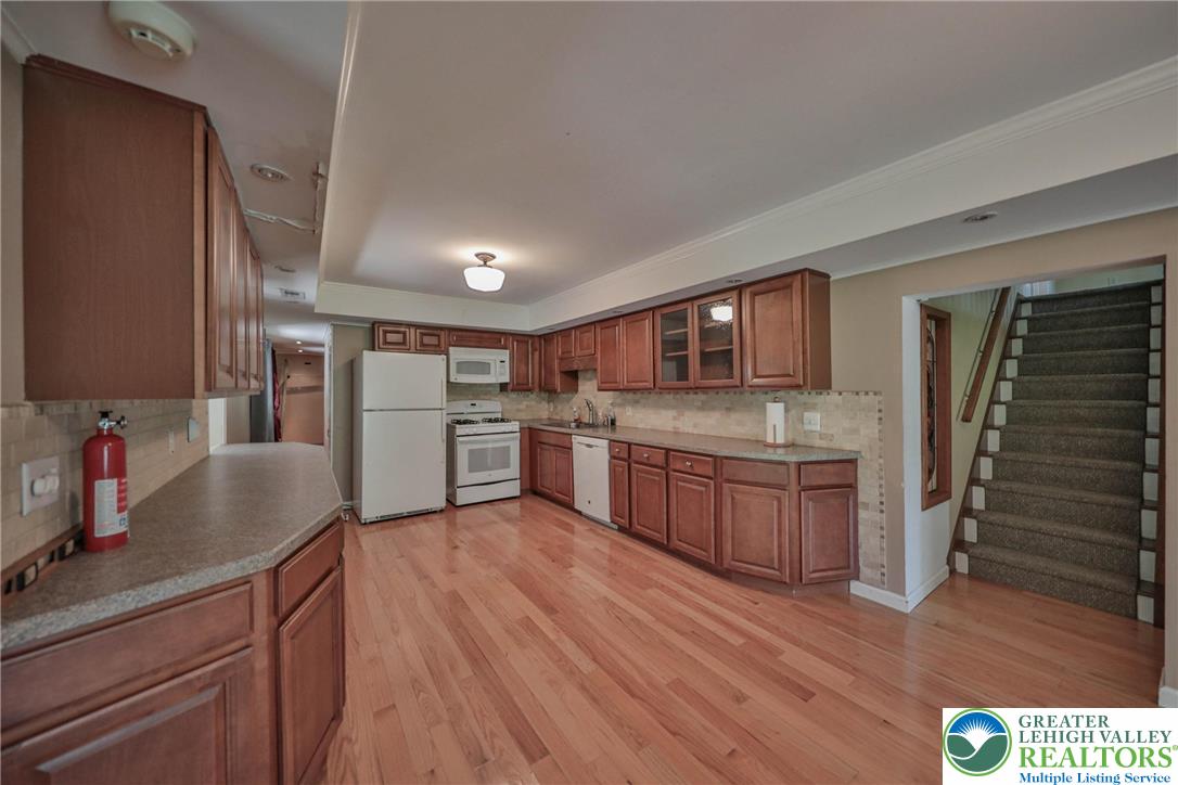 1709 Reading Drive Bethlehem, PA 18015 - Photo 14 of 91