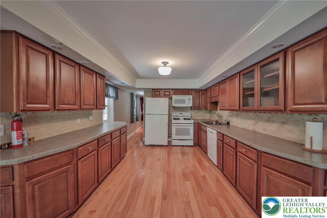 1709 Reading Drive Bethlehem, PA 18015 - Photo 15 of 91