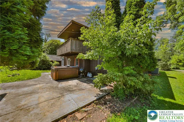 $410,000 | 1709 Reading Drive, Bethlehem, PA 18015