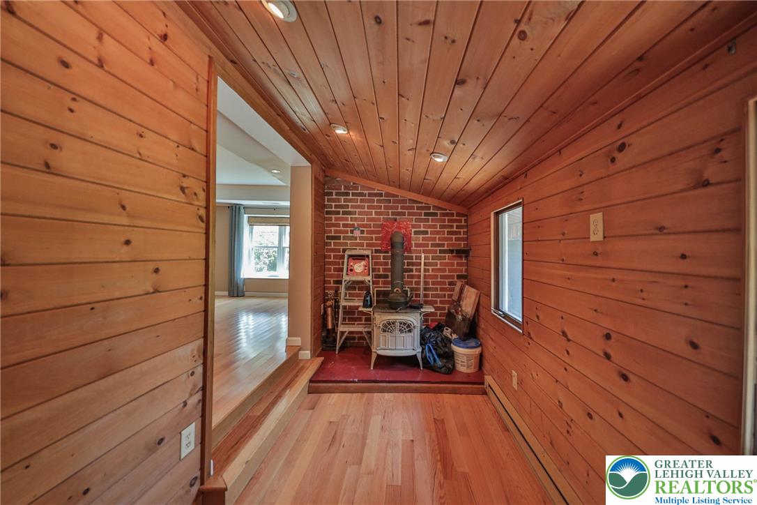 1709 Reading Drive Bethlehem, PA 18015 - Photo 9 of 91