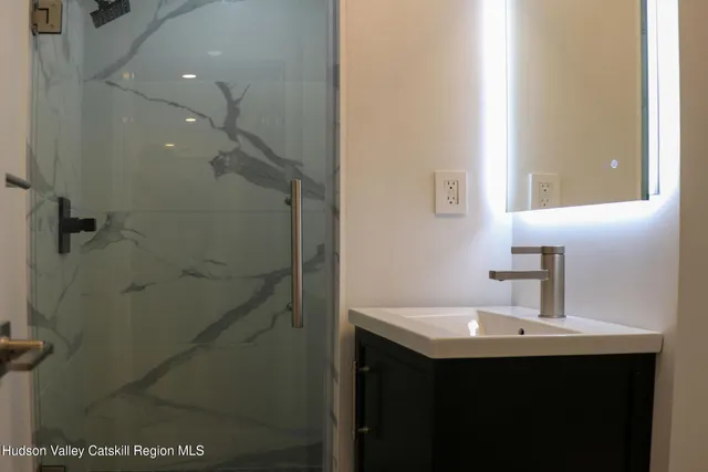 $3,495 | 18 Rock City Road, Unit B, Woodstock, NY 12498