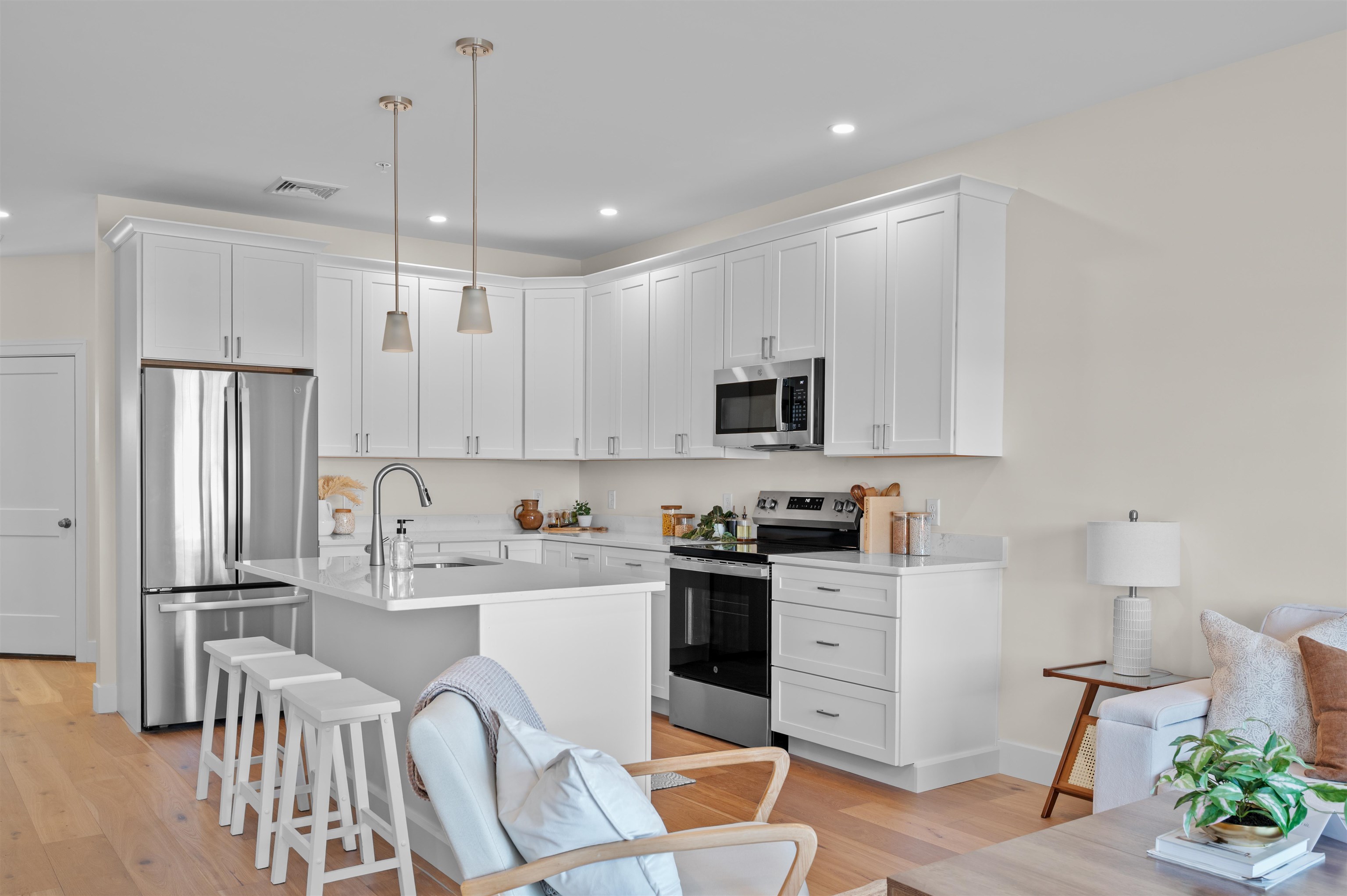 13 Suffolk Drive, Unit 6 Concord, NH 03303 - Photo 2 of 32