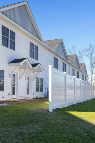 $424,000 | 13 Suffolk Drive, Unit 6, Concord, NH 03303