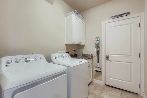 $489,900 | 19004 Mariners Point, Point Venture, TX 78645