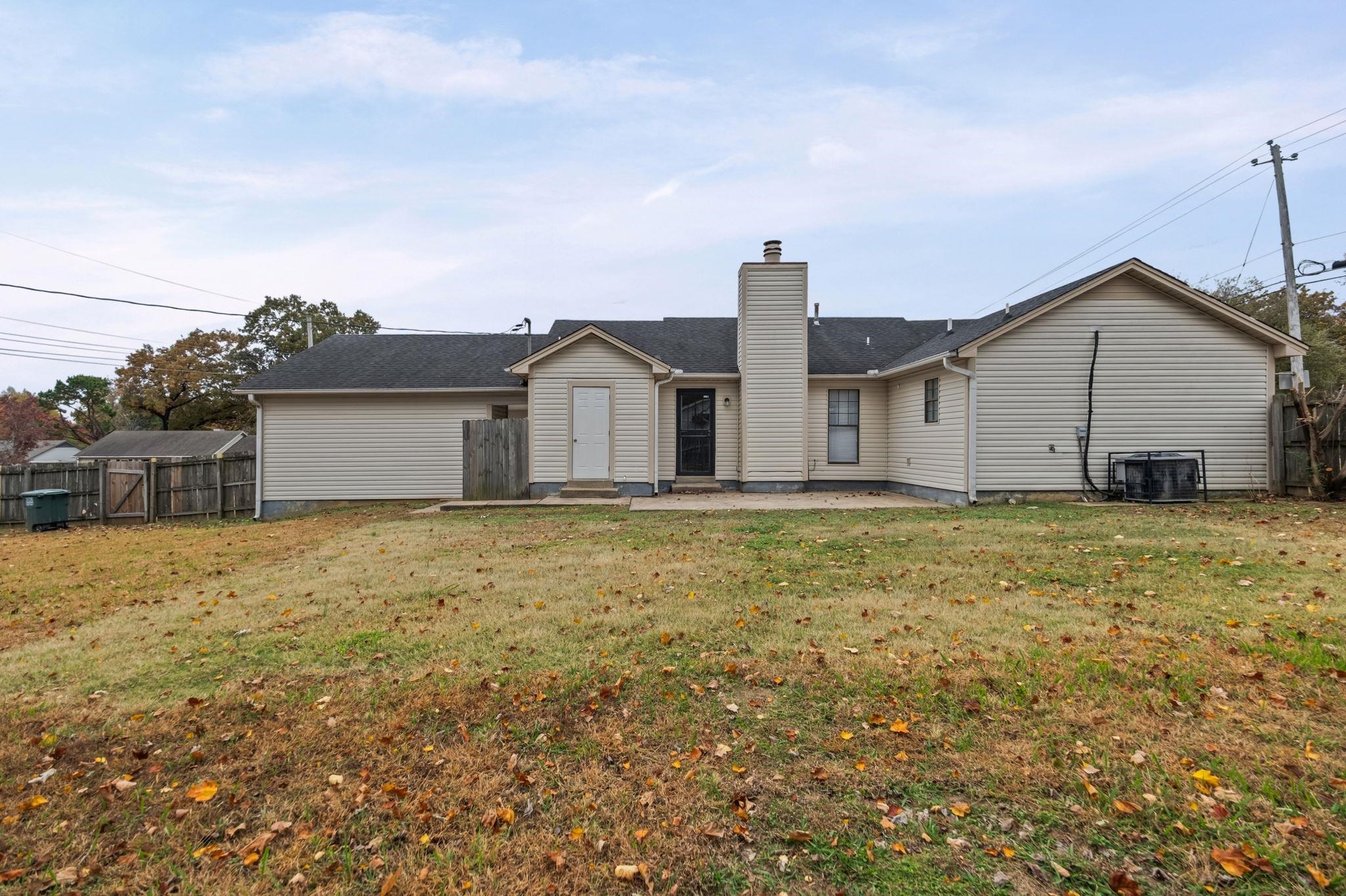 6730 Birch Run Lane Memphis, TN 38115 - Photo 18 of 20 a house with yard in front of it