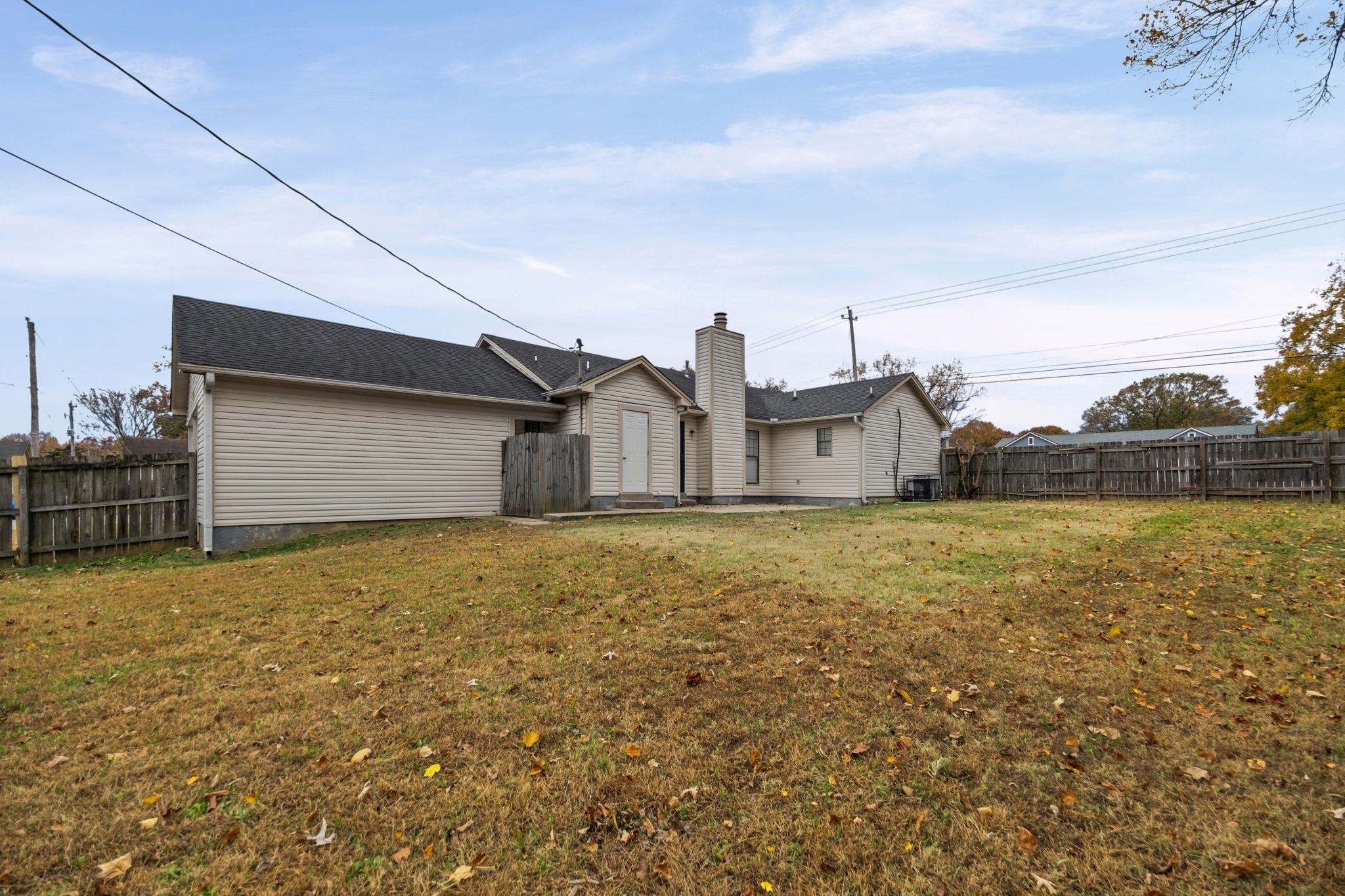 6730 Birch Run Lane Memphis, TN 38115 - Photo 19 of 20 a house view with a outdoor space