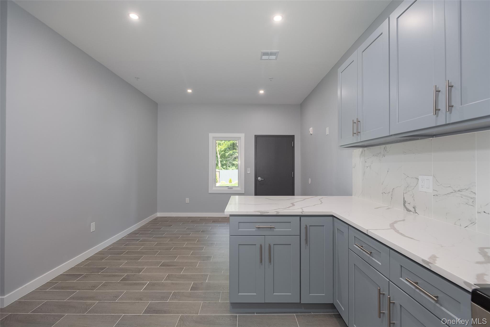 126 Innis Avenue, Unit 12 Poughkeepsie, NY 12601 - Photo 3 of 10