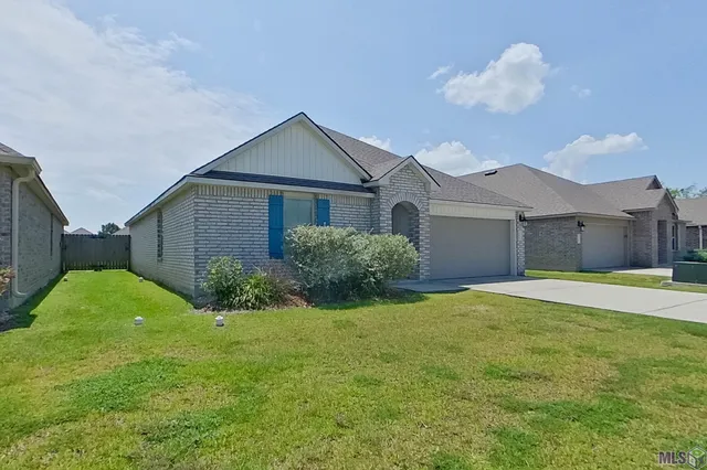 $1,795 | 104 ORTHELLO Court, Lafayette, LA 70507