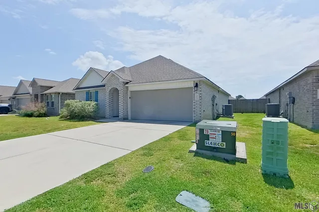 $1,795 | 104 ORTHELLO Court, Lafayette, LA 70507