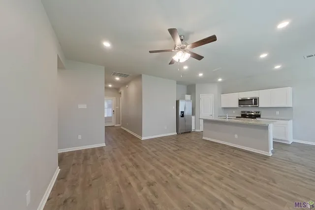 $1,795 | 104 ORTHELLO Court, Lafayette, LA 70507