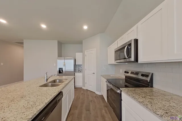 $1,795 | 104 ORTHELLO Court, Lafayette, LA 70507