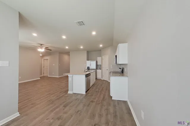 $1,795 | 104 ORTHELLO Court, Lafayette, LA 70507