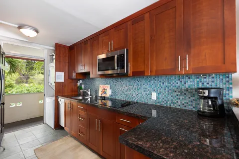 $538,000 | 77-6452 Alii Drive, Unit 305, Kailua-Kona, HI 96740