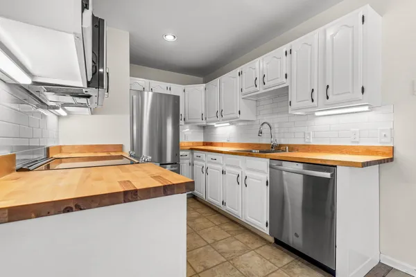 $410,000 | 23 West Ridge Drive, Peterborough, NH 03458