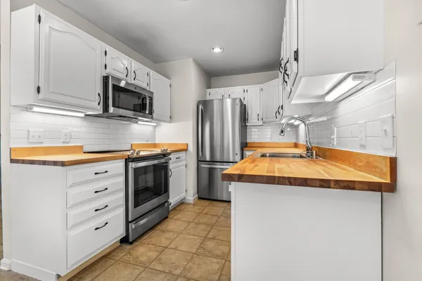 $410,000 | 23 West Ridge Drive, Peterborough, NH 03458