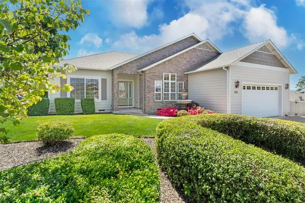 $529,500 | 103 Greenmoor Drive, Eagle Point, OR 97524